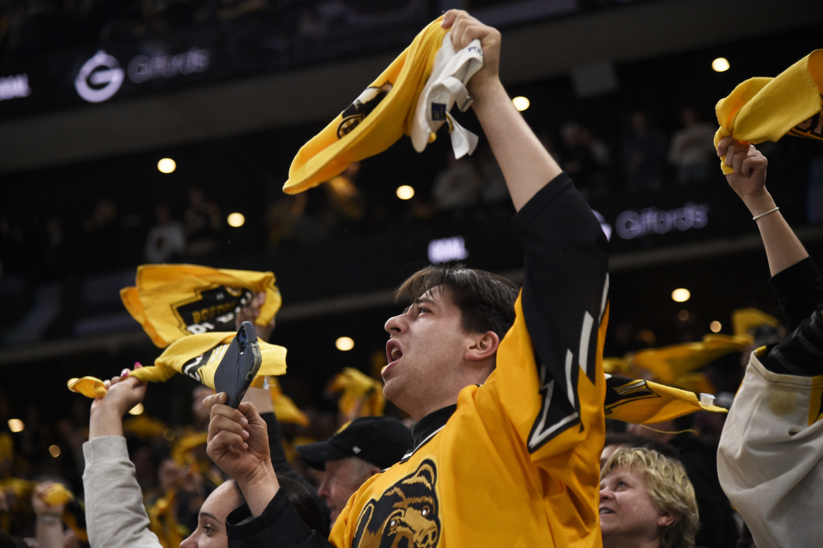 Boston Bruins Announce 2024 Fan Fest Tour Schedule - Boston Bruins News,  Analysis and More