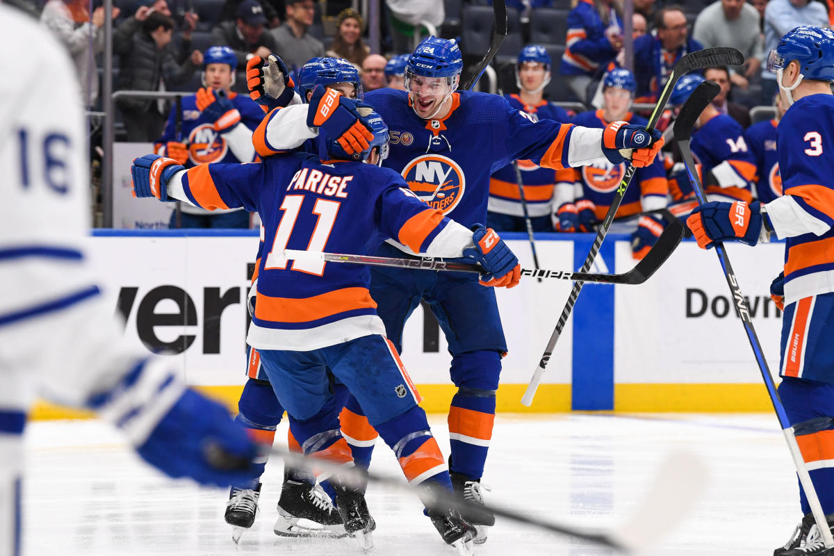 Zach Parise lifts Islanders over Penguins - The Rink Live  Comprehensive  coverage of youth, junior, high school and college hockey