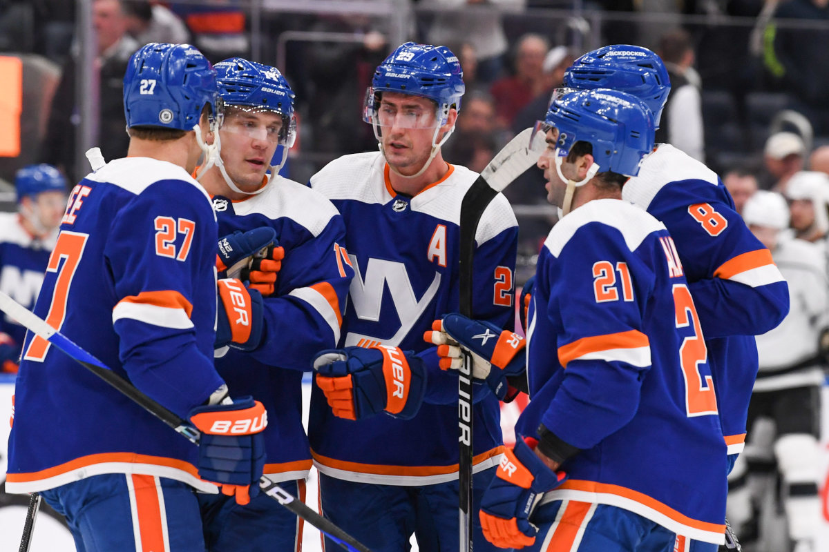Mave's Choices For Islanders Opening Night Lineup - The Hockey News New ...