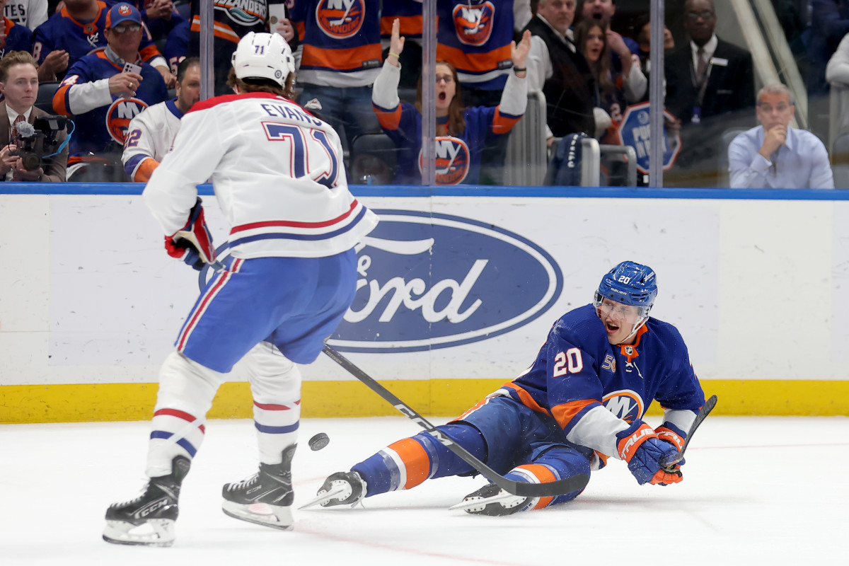 Islanders: Parise Having Fun, Interested in Returning Next Season - New  York Islanders Hockey Now