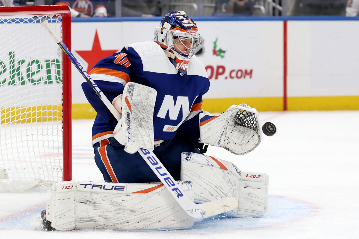 Should the NY Islanders extend goaltender Semyon Varlamov?