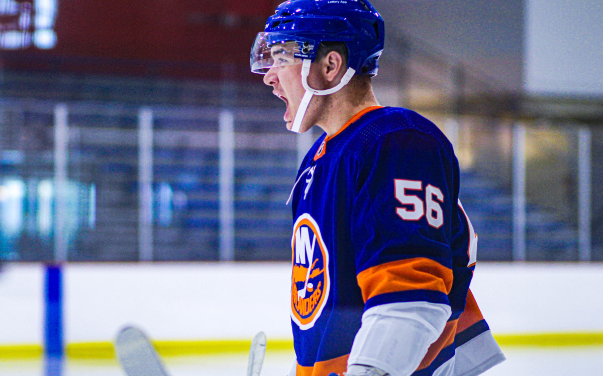 New York Islanders - Our two favorite teammates! 🐾 Radar got a