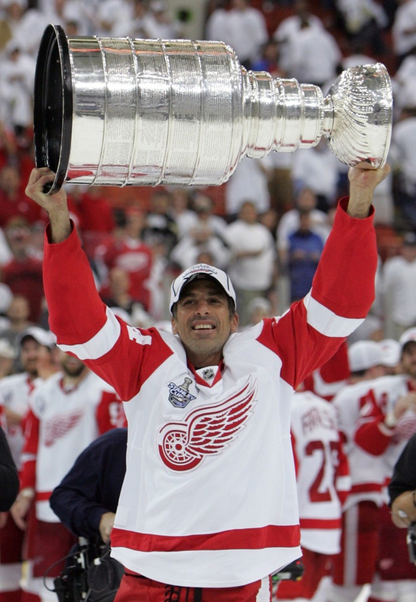 Blackhawks Will Retire Chelios' No. 7 Before Game vs. Red Wings