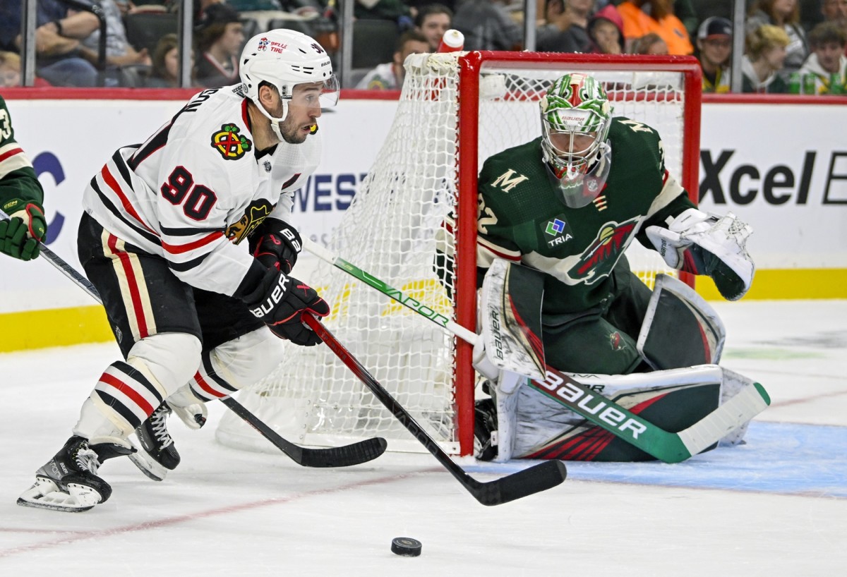 Samuel Savoie Injured in Chicago Blackhawks' Preseason OT Loss vs