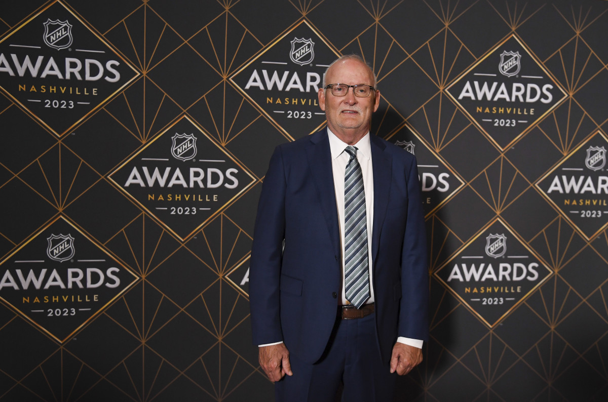 The New Jersey Devils will reportedly name Lindy Ruff as their new head  coach and remove the interim tag from GM Tom Fitzgerald, per Kevin…