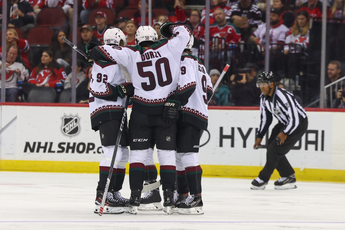 Coyotes Top Devils in Season Opener with 4-3 Shootout Win