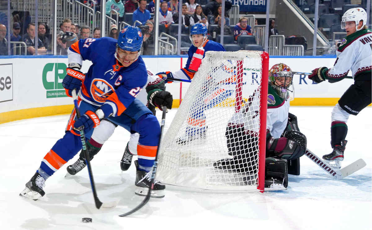 Islanders still searching for third player to fit on top line