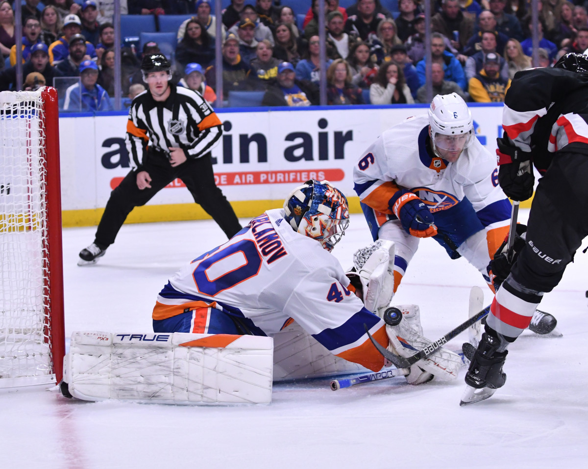 Varlamov posts 6th shutout, Islanders beat Rangers 4-0 – Daily Freeman