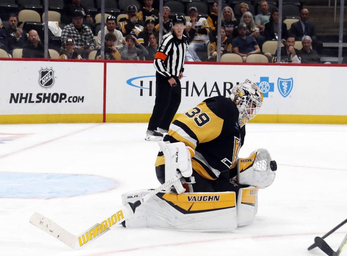 Sidney Crosby evaluated for upper-body injury, status unclear for