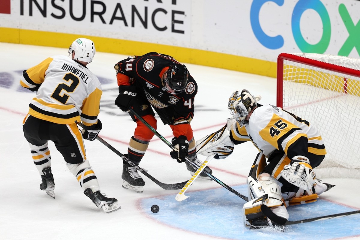 GAME RECAP: Pittsburgh Penguins Derail Anaheim Ducks Win Streak With 2 ...