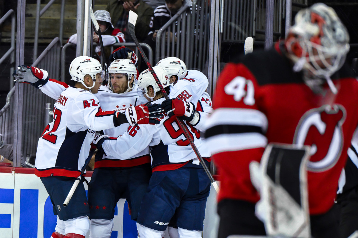 Capitals best sale jersey kuznetsov