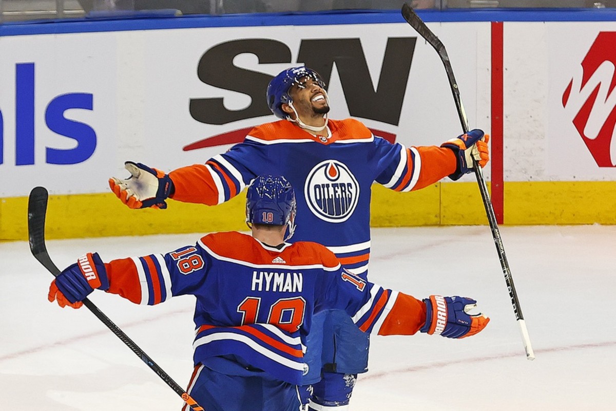 Plungers, Artist Caps and Why the Edmonton Oilers Wear Them After Games The Hockey News