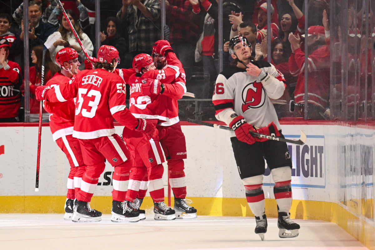 Detroit red shop wings stadium jersey