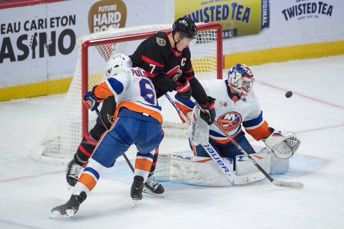 Islanders Visit Senators in Black Friday Matchup - The Hockey News New