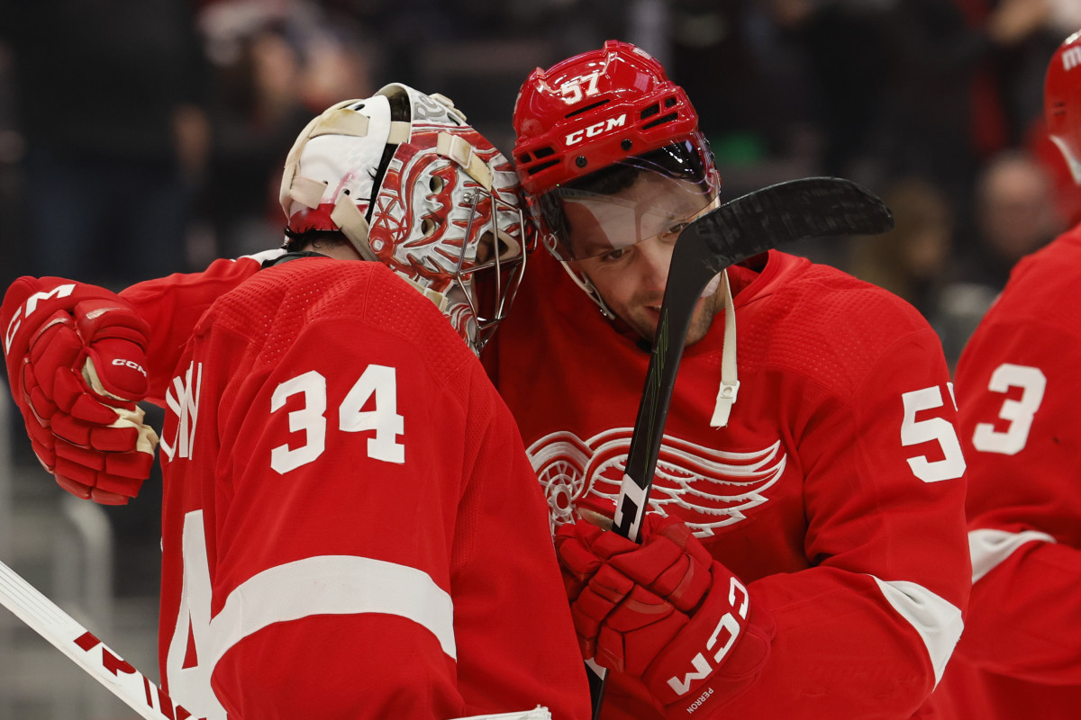 Red Wings close The Joe with 4-1 win over Devils