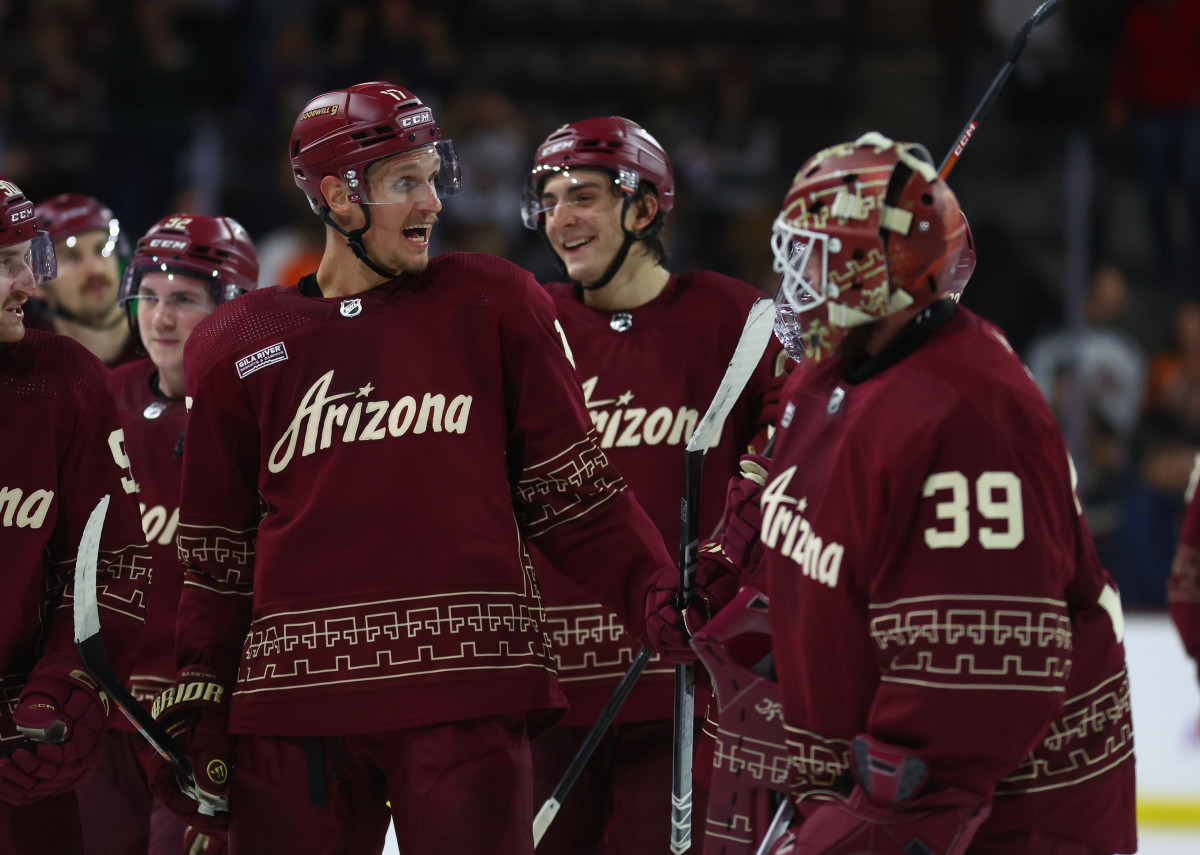 Arizona coyotes clearance jersey change