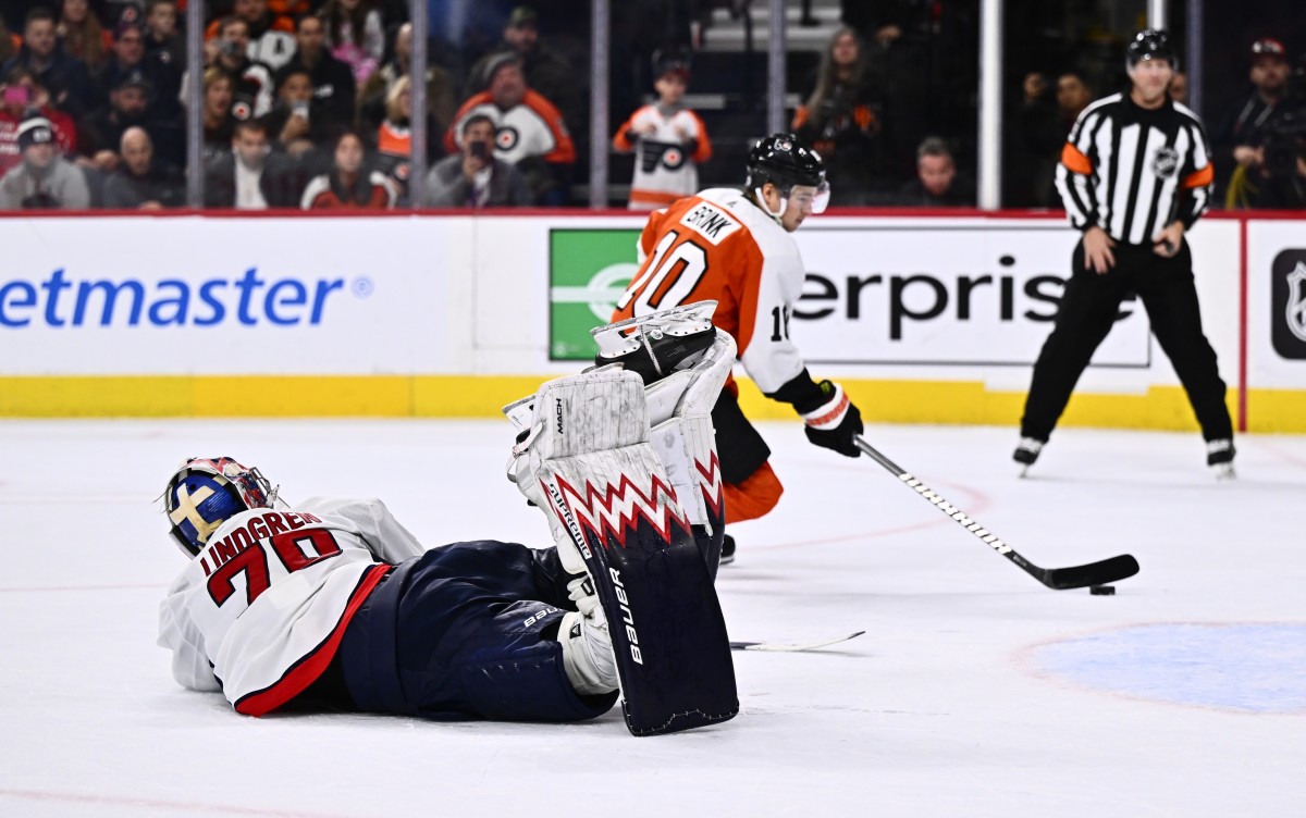 Flyers' Coach Gives Praise To Goalie Samuel Ersson - The Hockey News ...