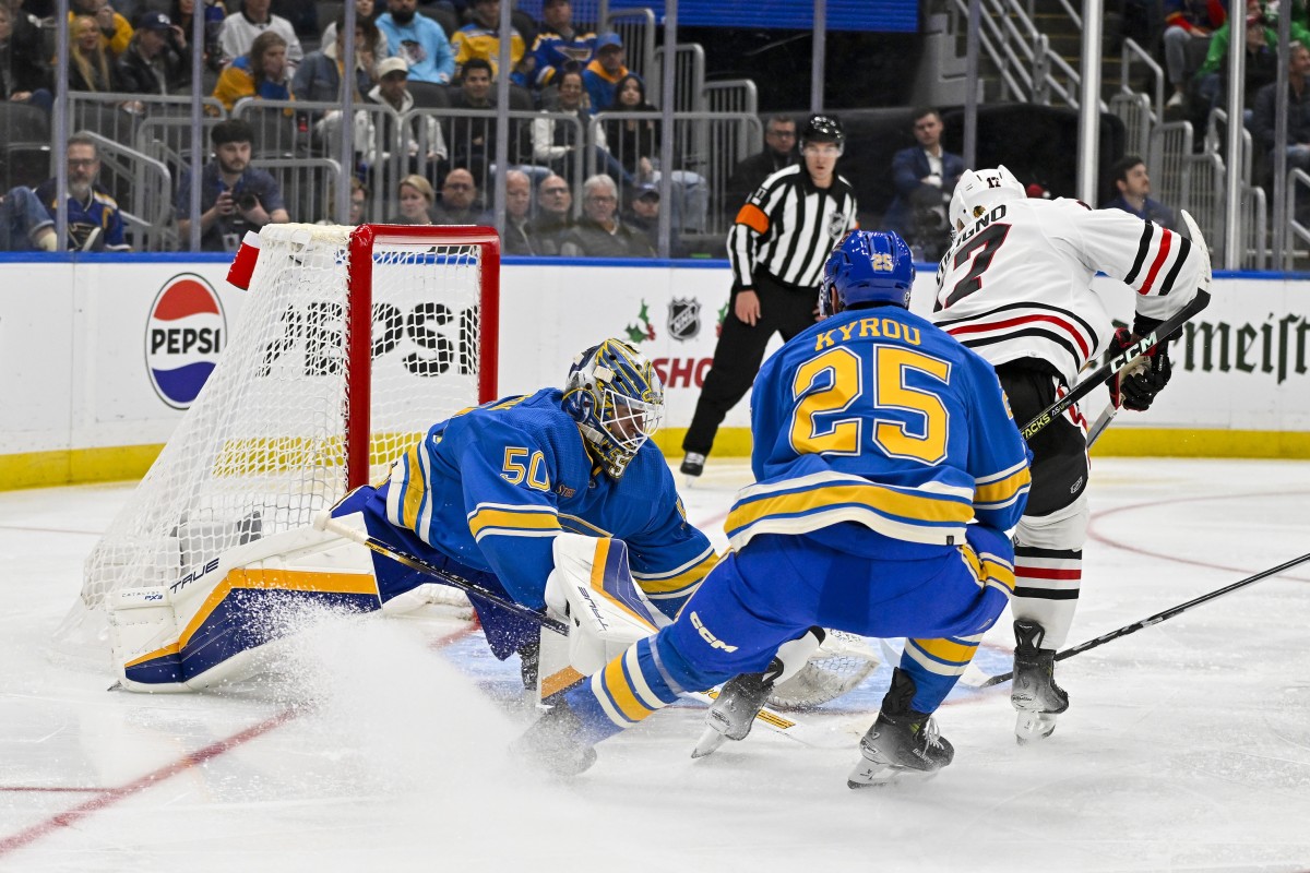 Nick Foligno jams in short-handed goal.