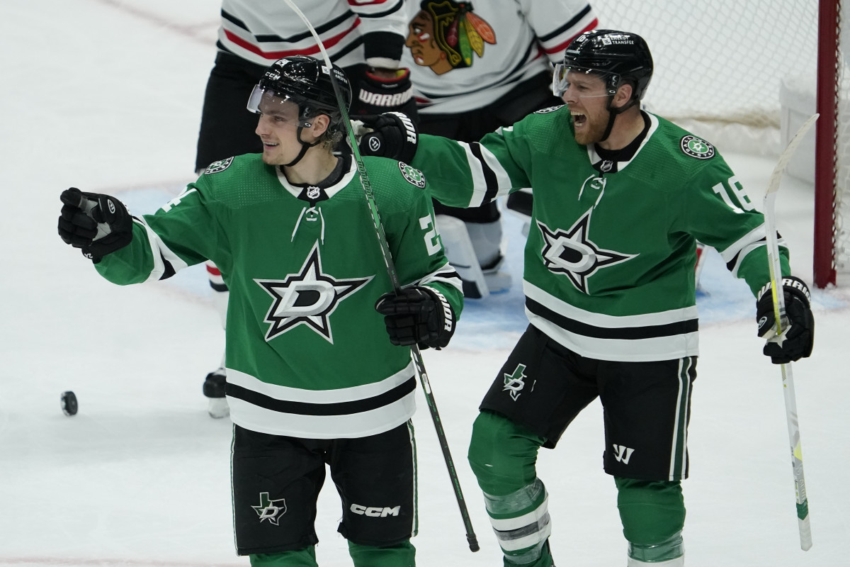 Roope Hintz Scores Three In A Back-and-Forth Game; Beat Blackhawks 5-4 ...