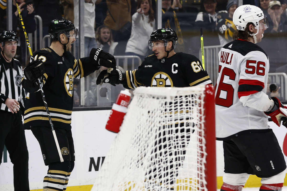 David Pastrnak, Kevin Shattenkirk Lead Boston Bruins To 5-2 Win Over ...