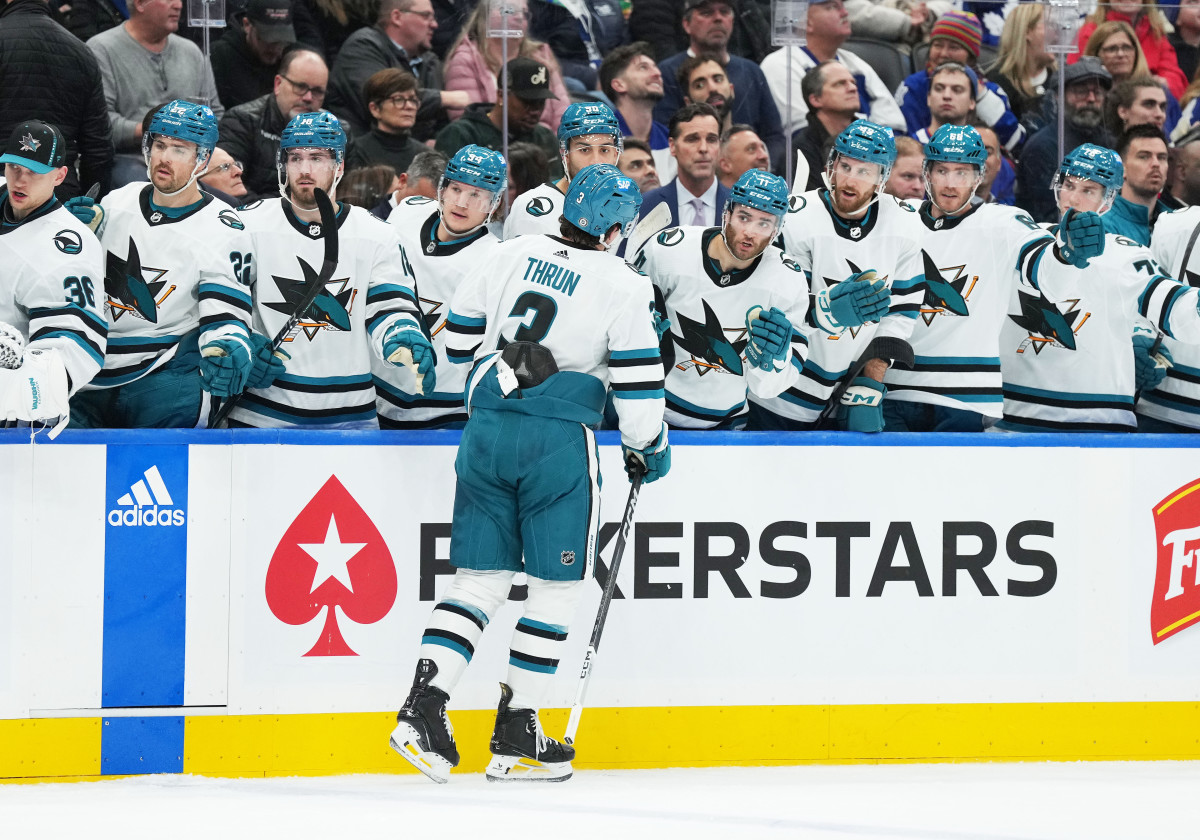 Thrun Scores 1st NHL Goal; Maple Leafs Beat Sharks 7-1 for Season High ...