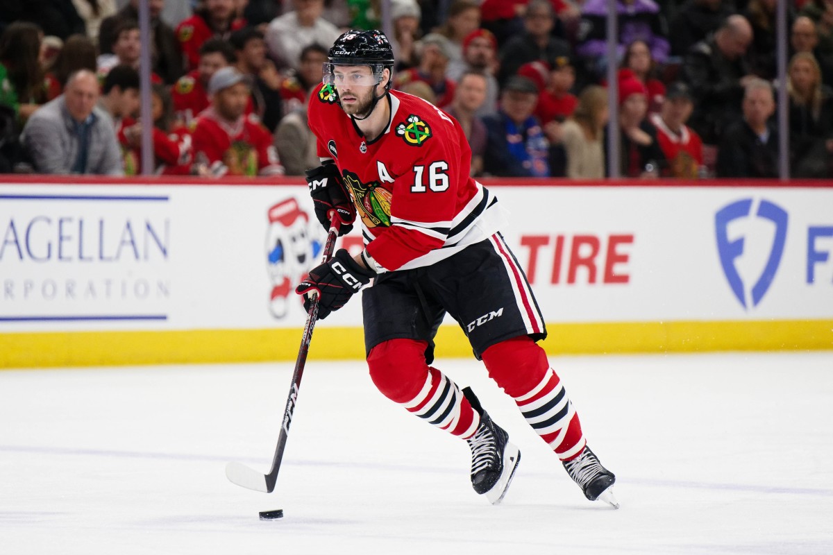 Blackhawks Jason Dickinson Gets Two-Year Contract Extension — and Nice ...