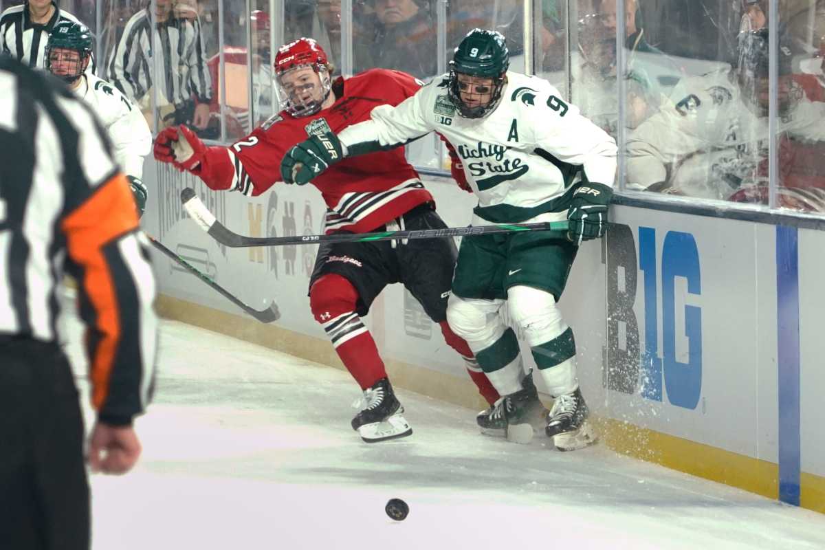 Recapping The Frozen Confines At Wrigley Field The Hockey News NCAA